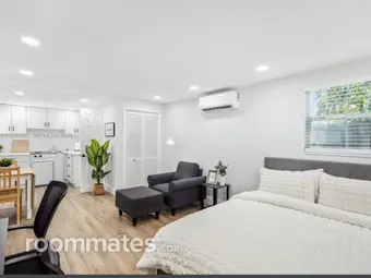 Room for rent in Miami, FL $1900, house