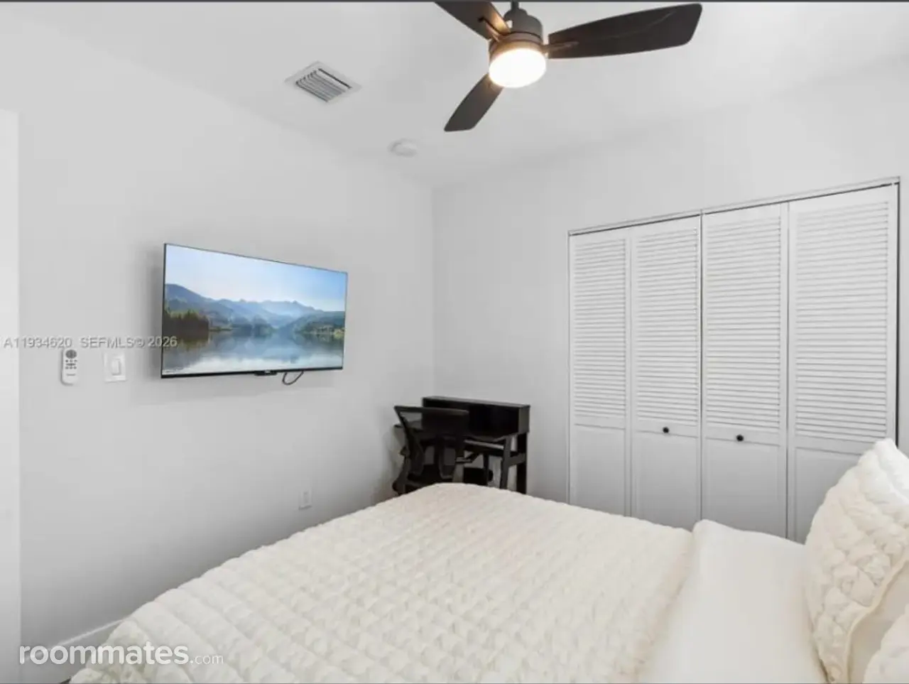 Profile photo 1 of 11