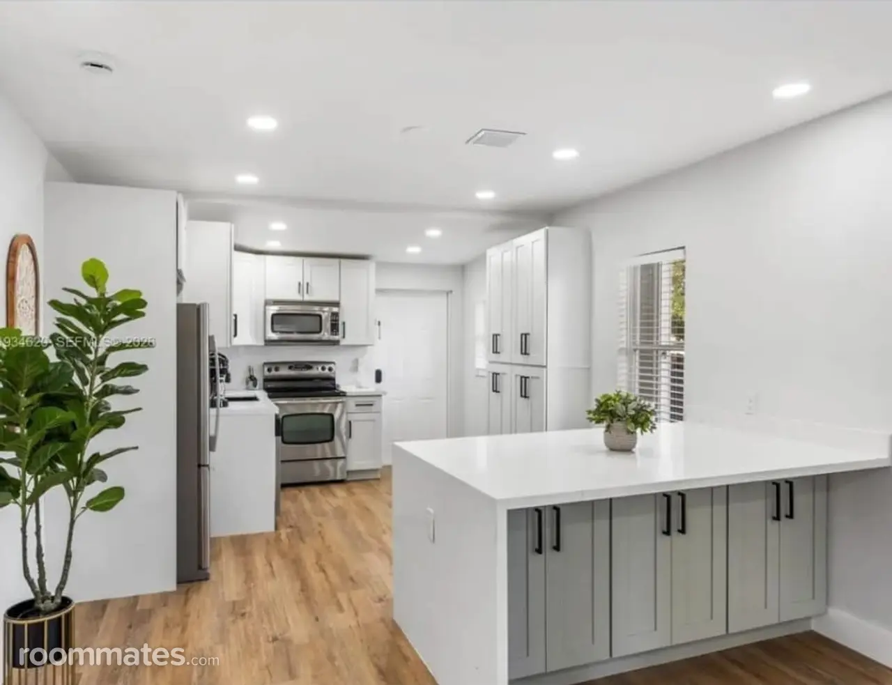 Profile photo 5 of 10