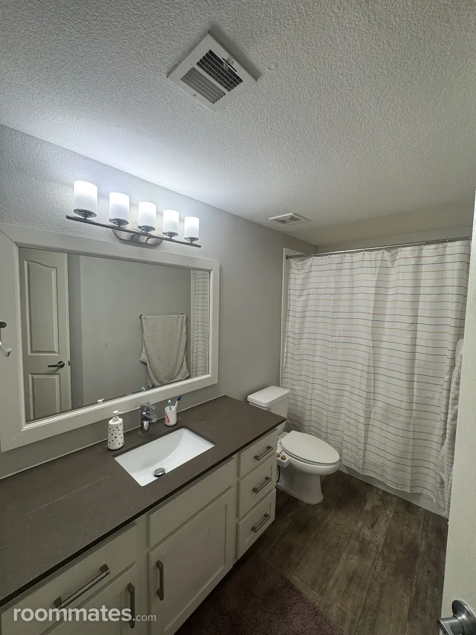 Profile photo 3 of 11