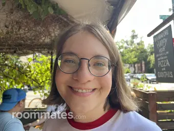 Roommate looking Leesburg, VA, $2000