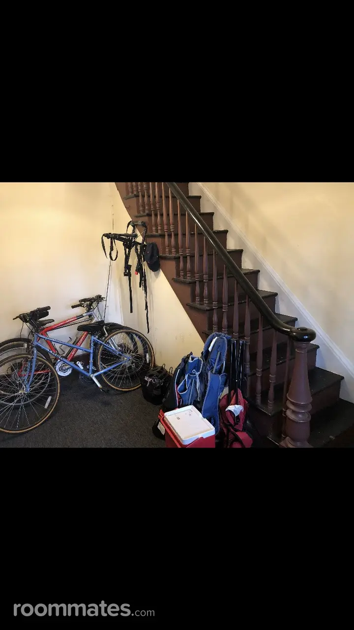 Profile photo 7 of 10