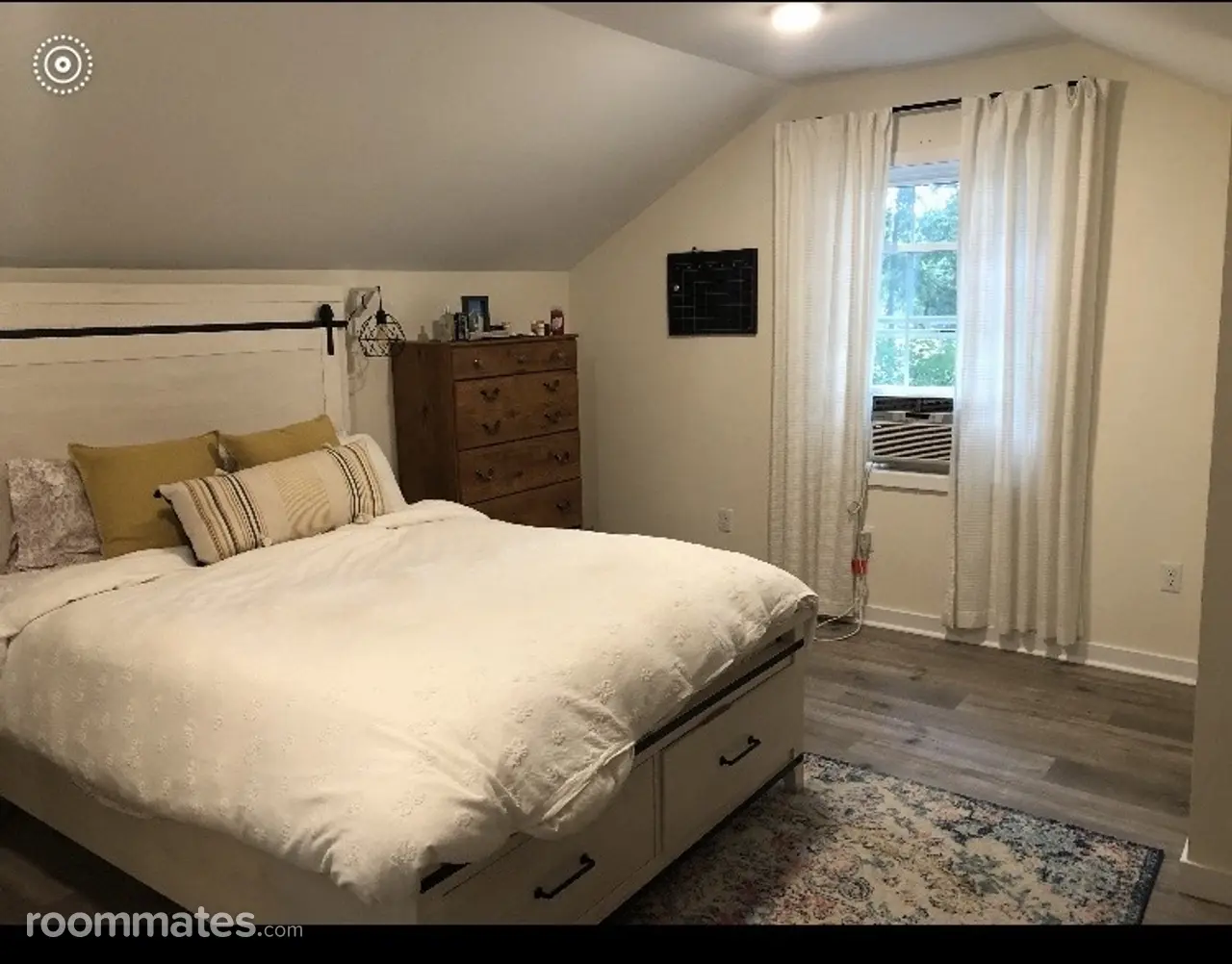 Profile photo 6 of 10