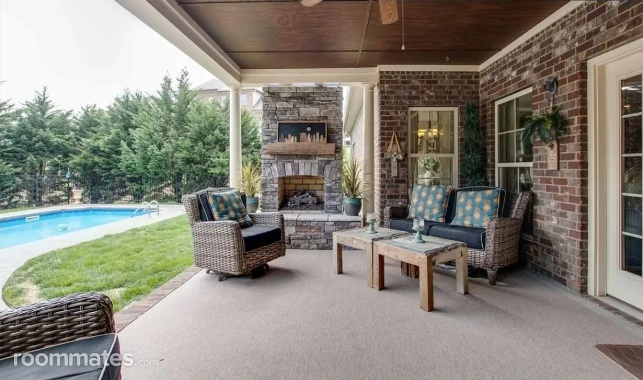 Profile photo 4 of 7