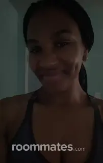 Roommate looking Riverside, CA, $700