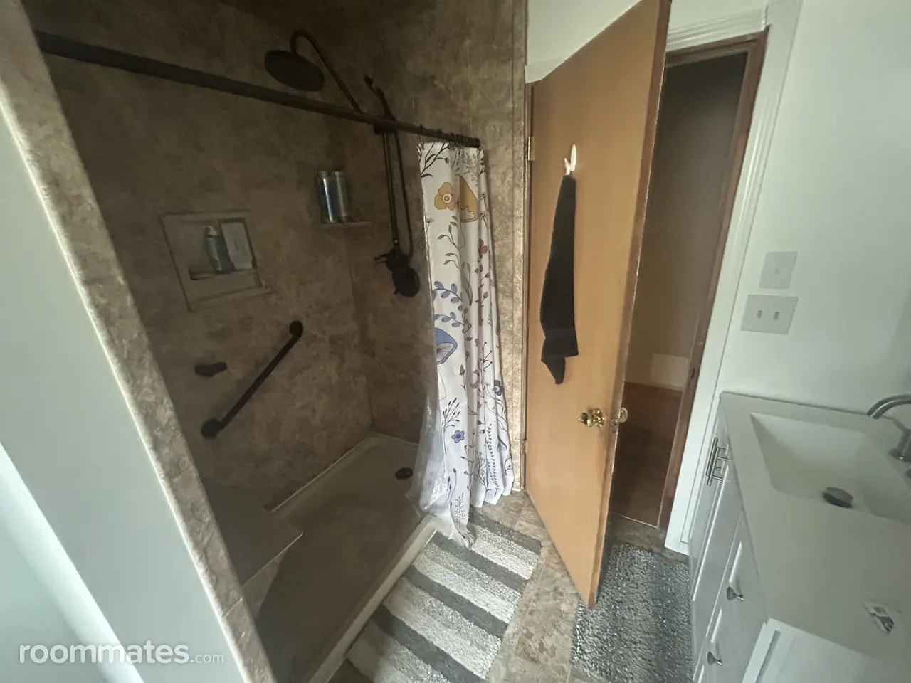 Profile photo 4 of 6