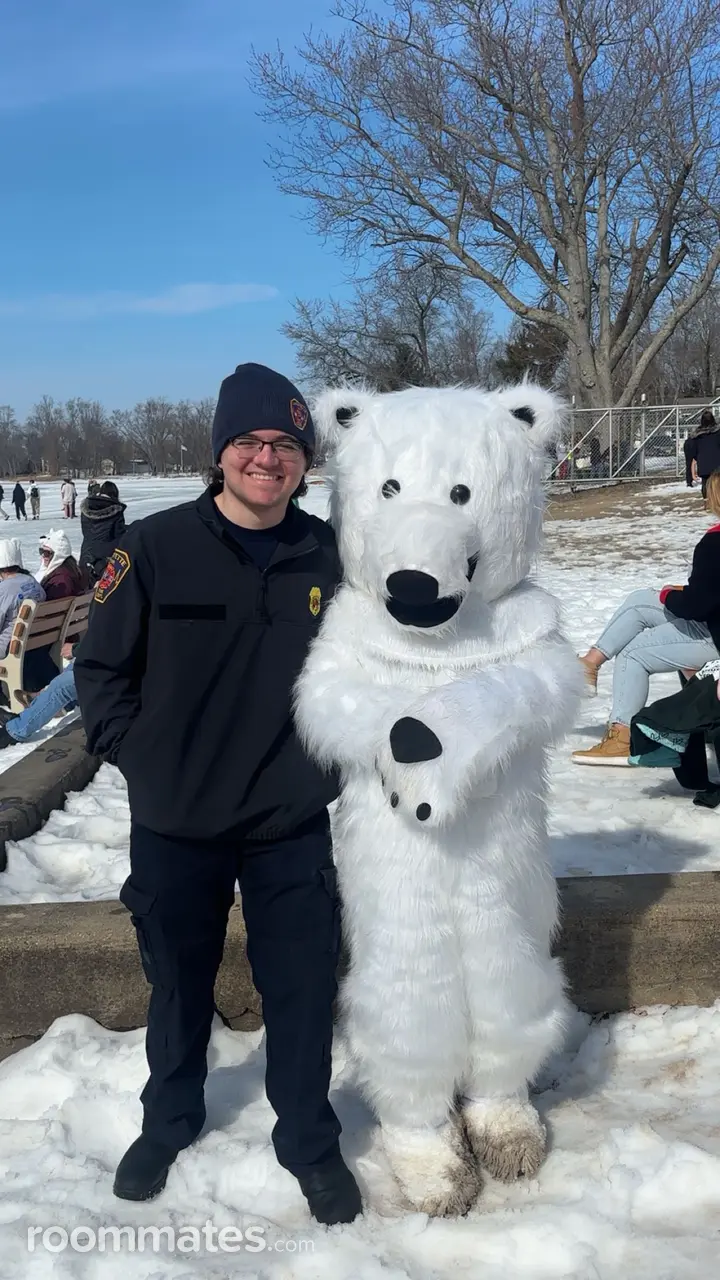 Profile photo 7 of 10