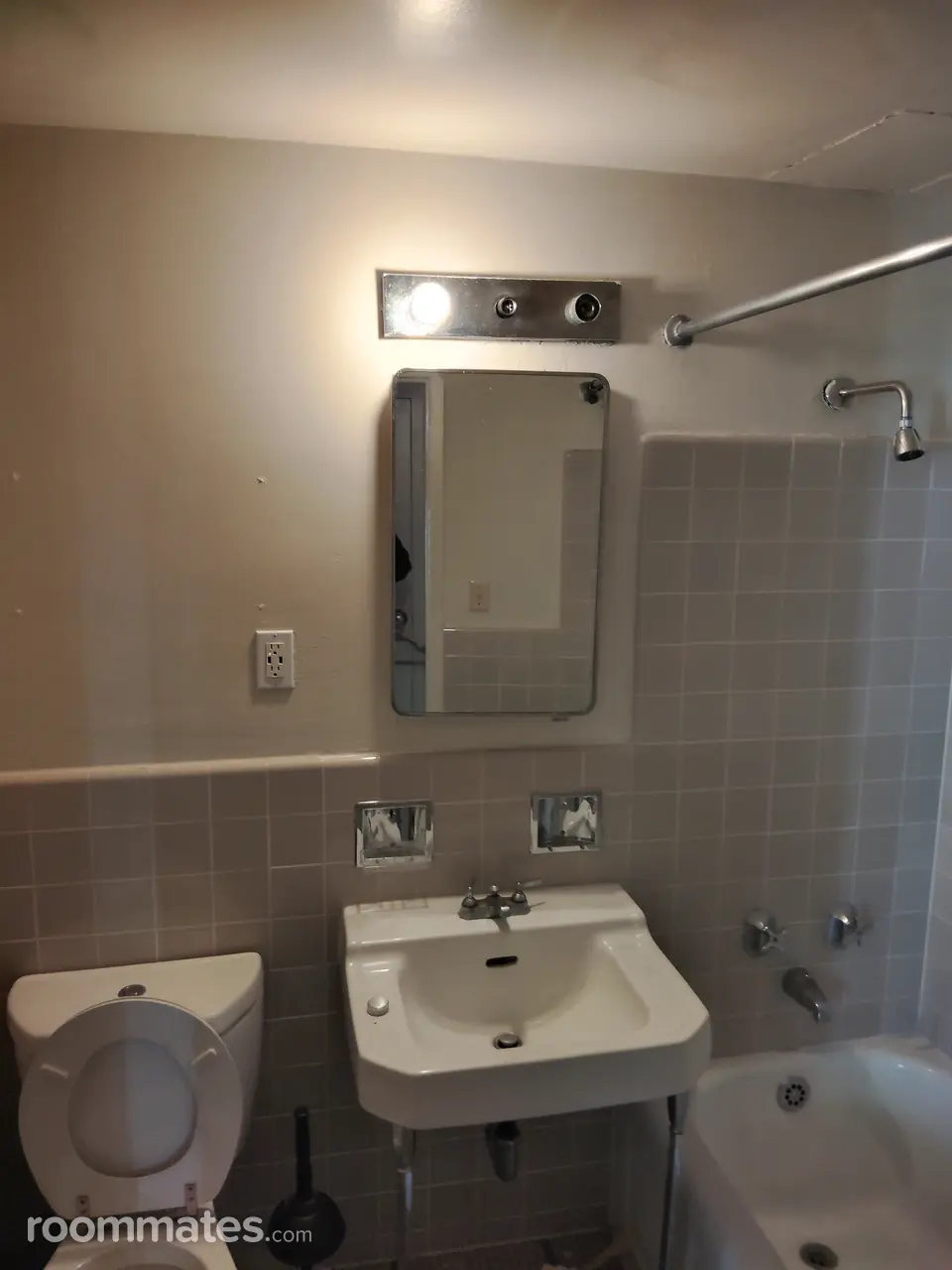 Profile photo 3 of 17