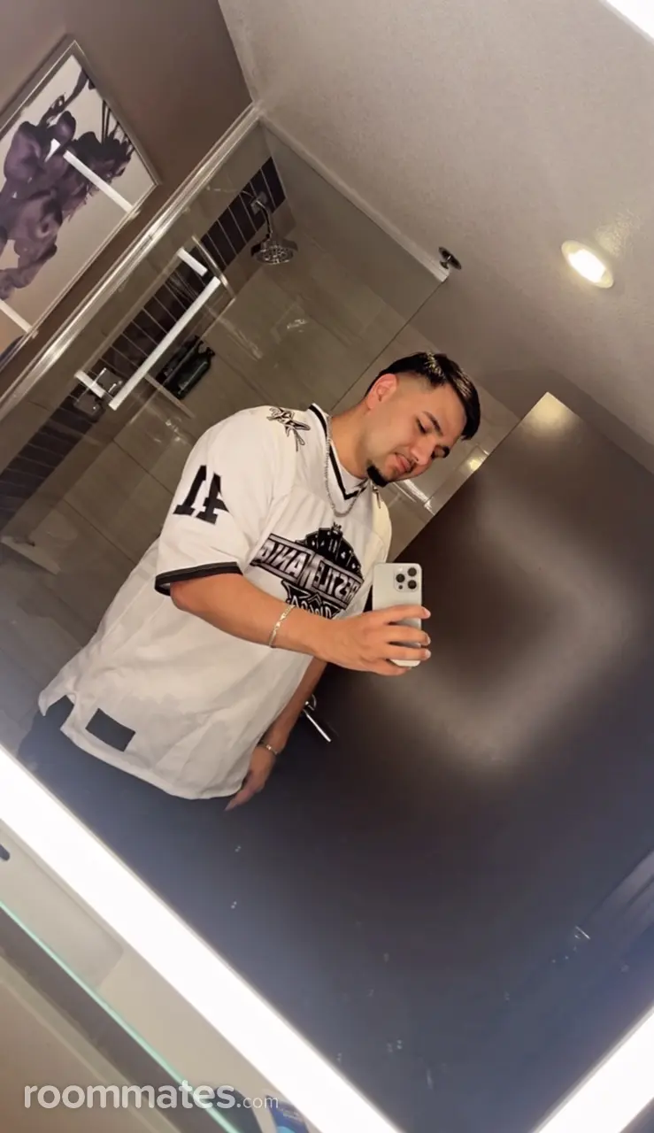 Profile photo 9 of 11