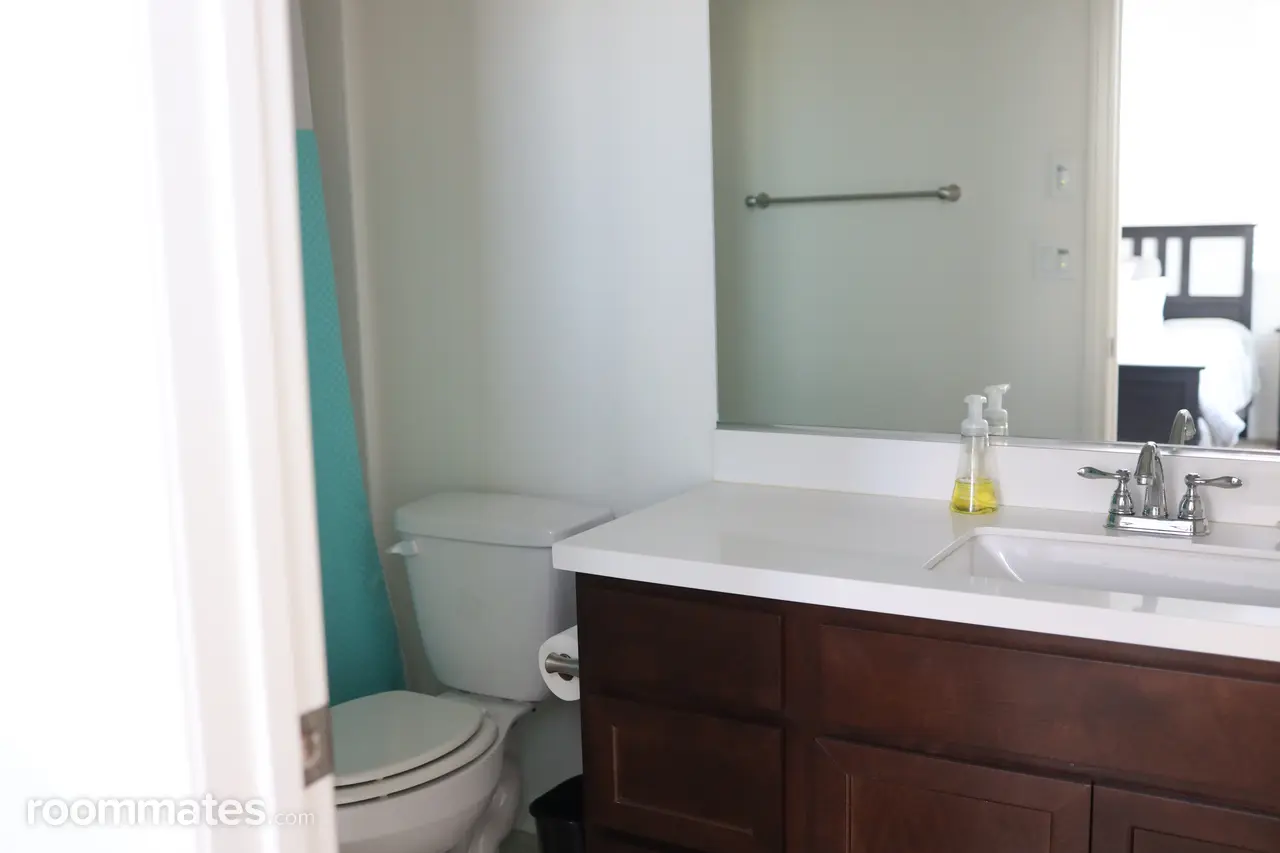 Profile photo 4 of 8