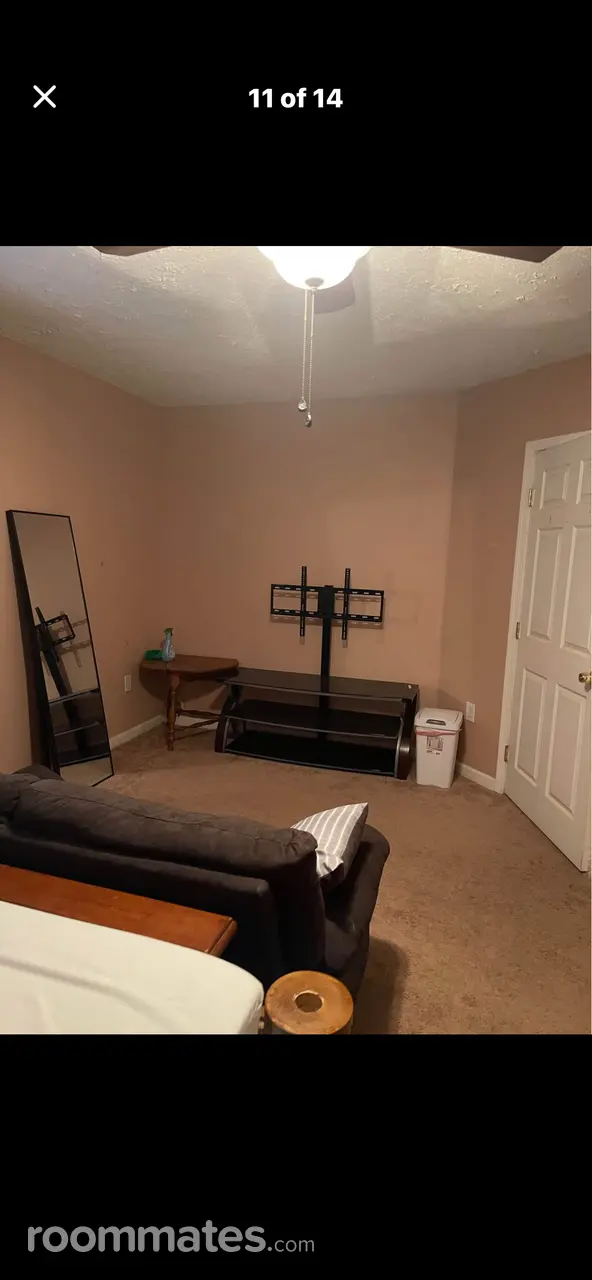 Profile photo 4 of 11