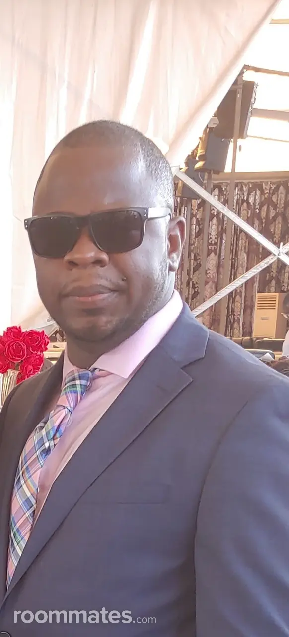 Profile photo 14 of 16