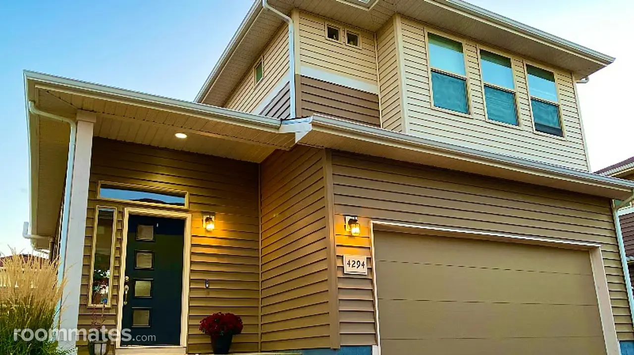 Profile photo 8 of 14