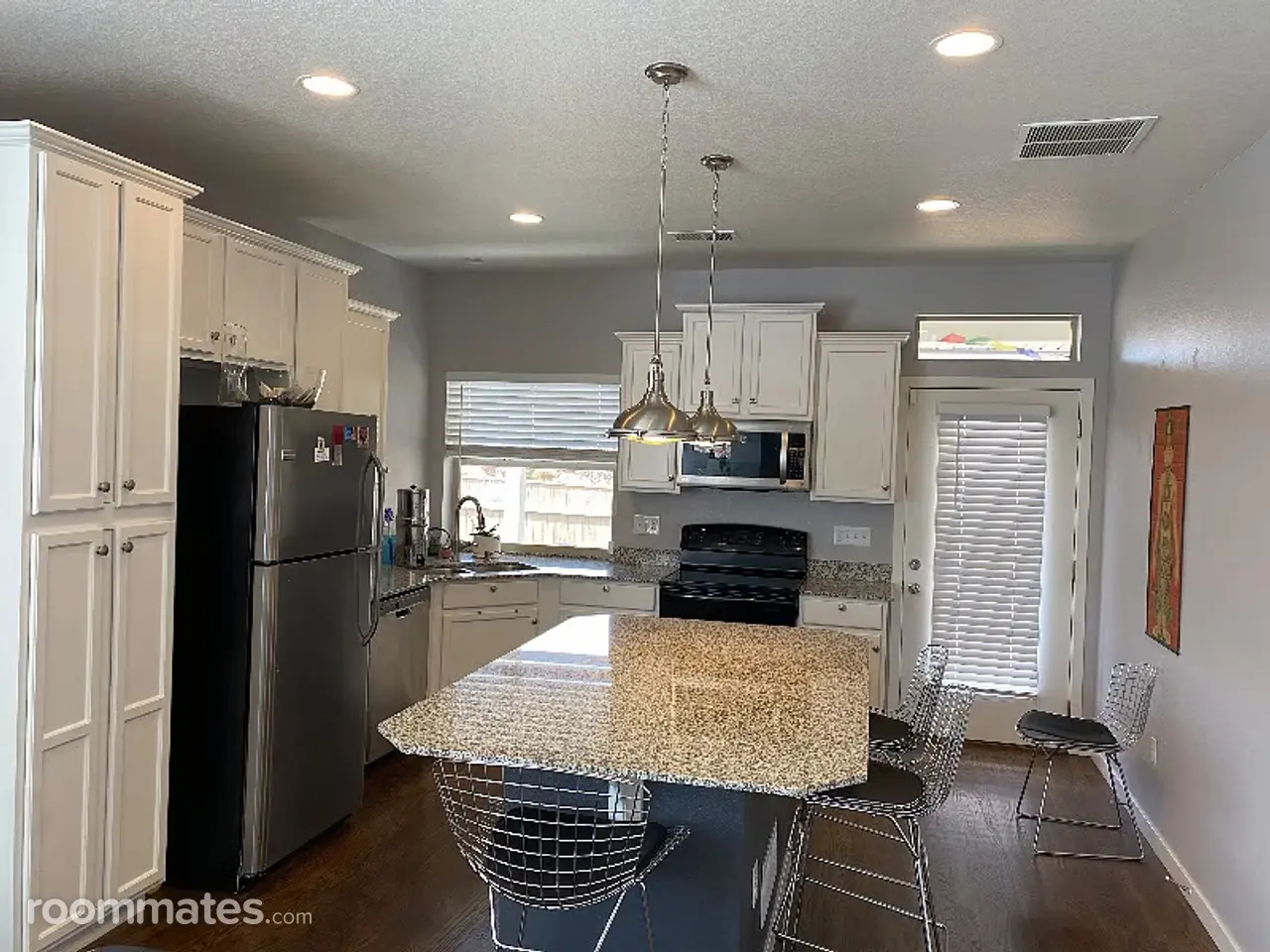 Profile photo 9 of 14