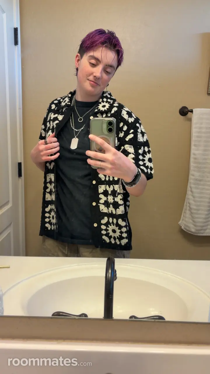 Profile photo 3 of 6