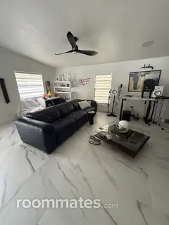 Room for rent in Tampa, FL $800, house