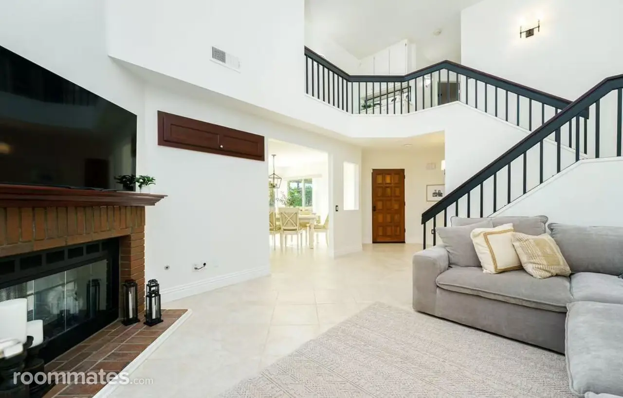 Profile photo 1 of 4