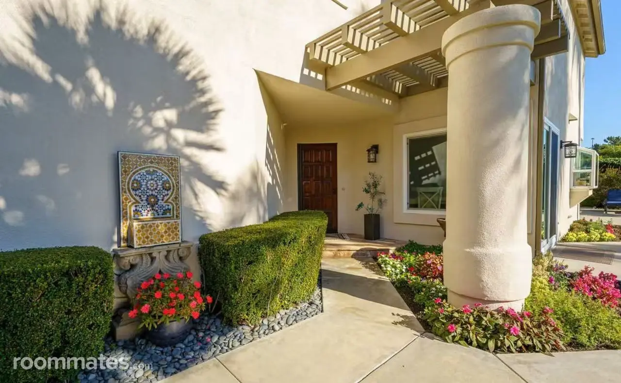 Profile photo 2 of 4