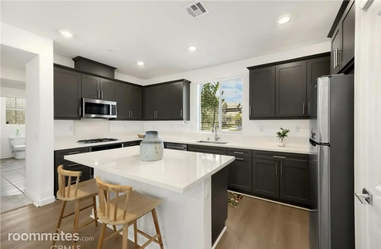 Profile photo 6 of 9