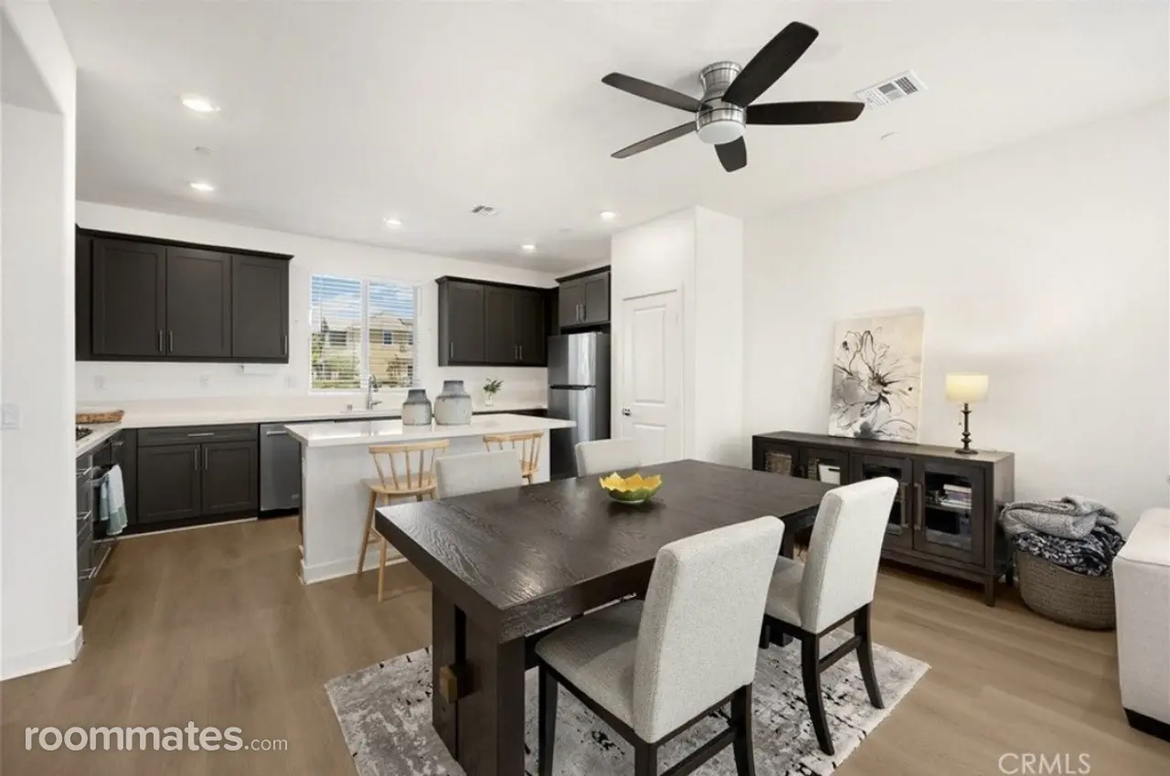 Profile photo 3 of 9