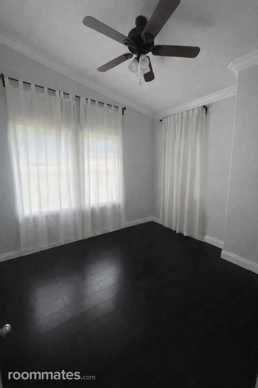 Profile photo 10 of 12