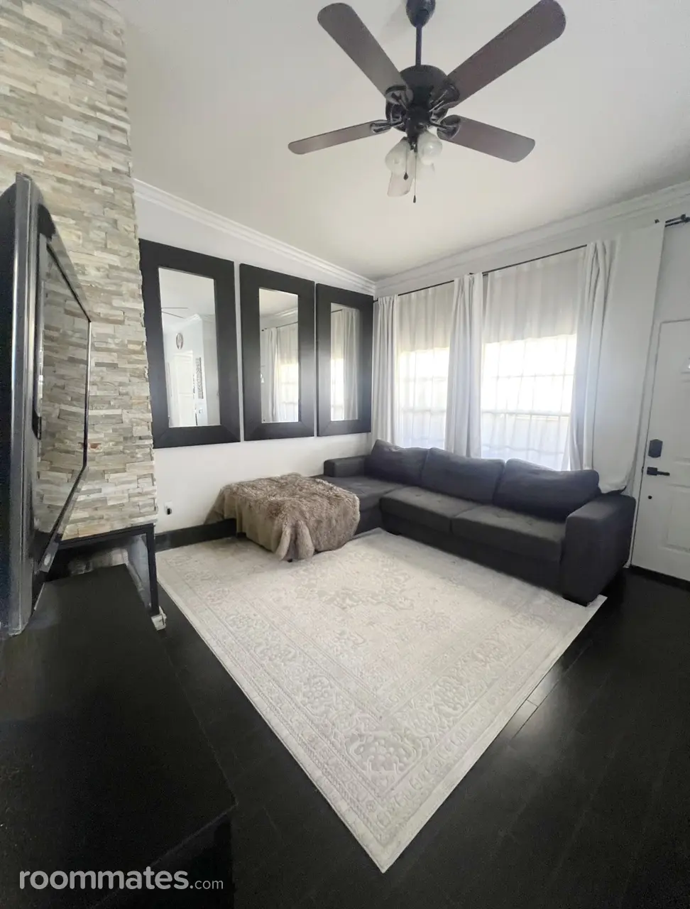 Profile photo 6 of 12