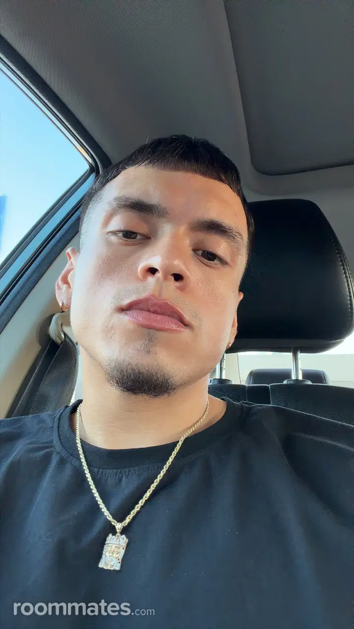 Profile photo 4 of 4