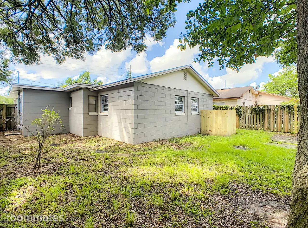 Profile photo 1 of 7