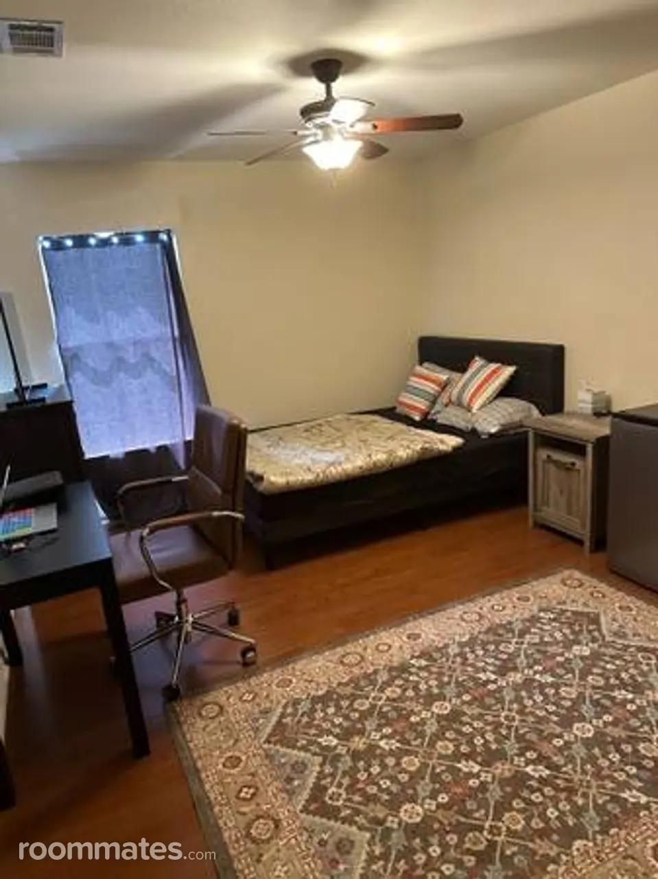 Profile photo 1 of 6