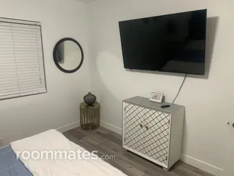 Room for rent in Midway City, CA $1000, house