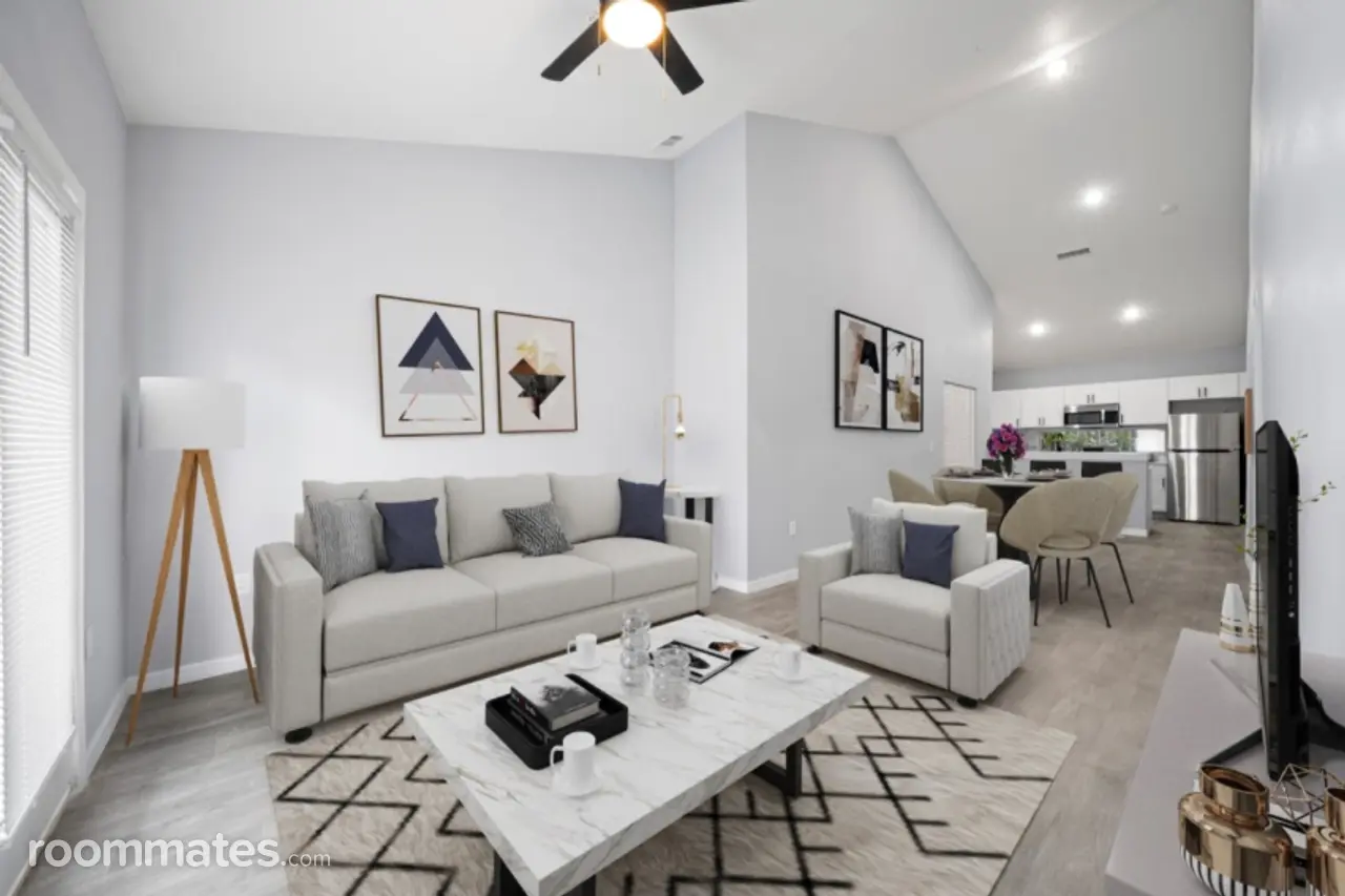 Profile photo 5 of 8