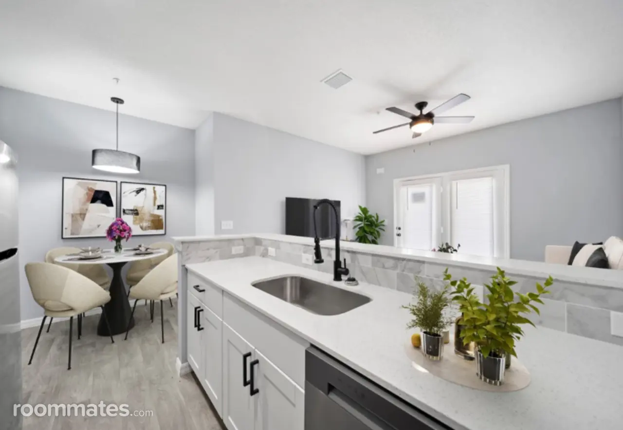 Profile photo 4 of 8