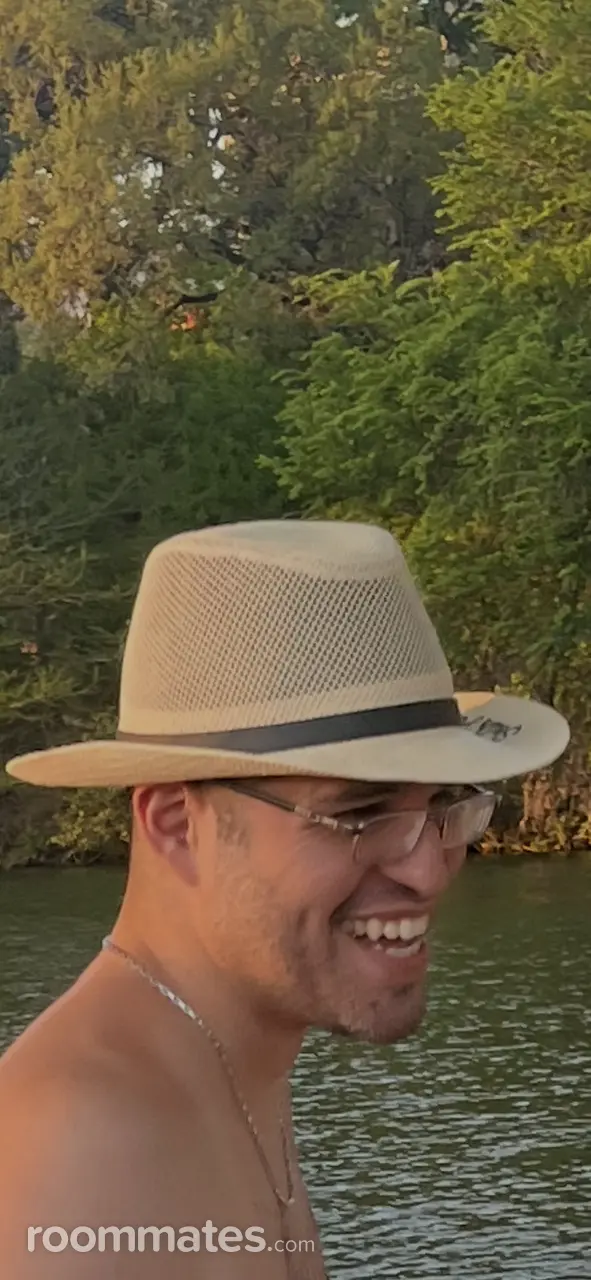 Profile photo 7 of 8