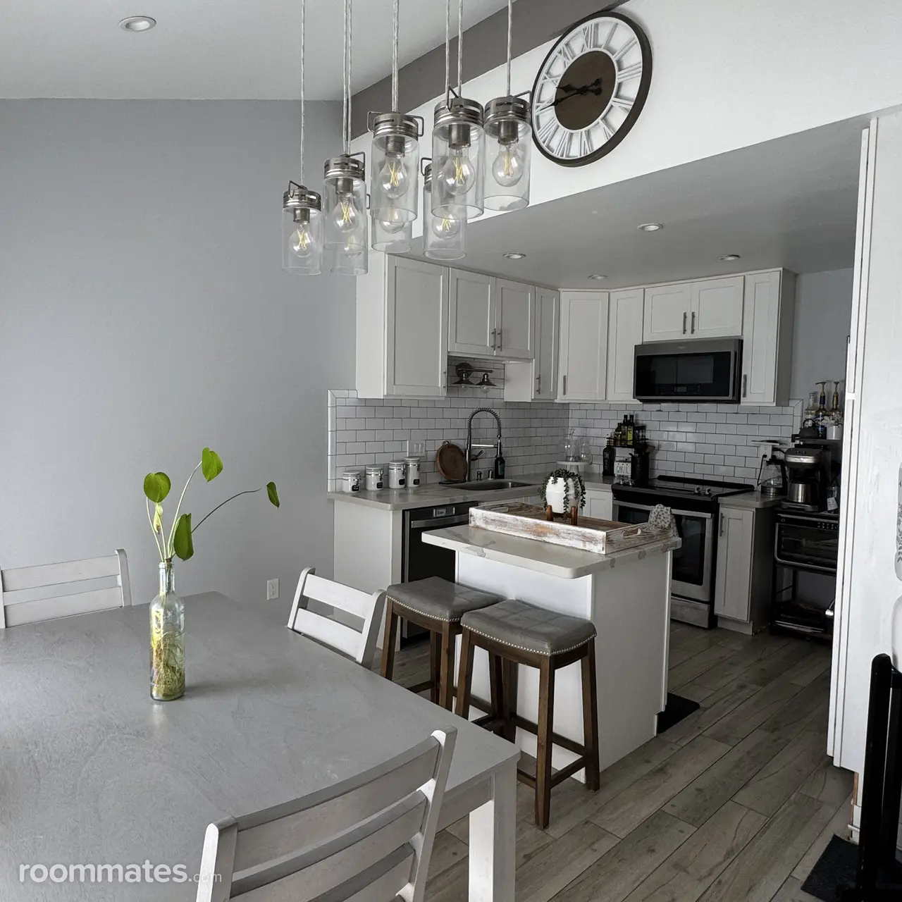 Profile photo 1 of 7