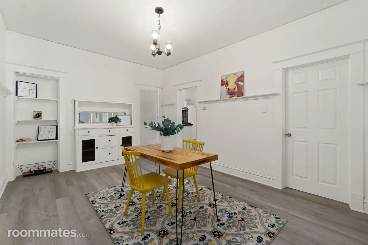 Profile photo 4 of 11