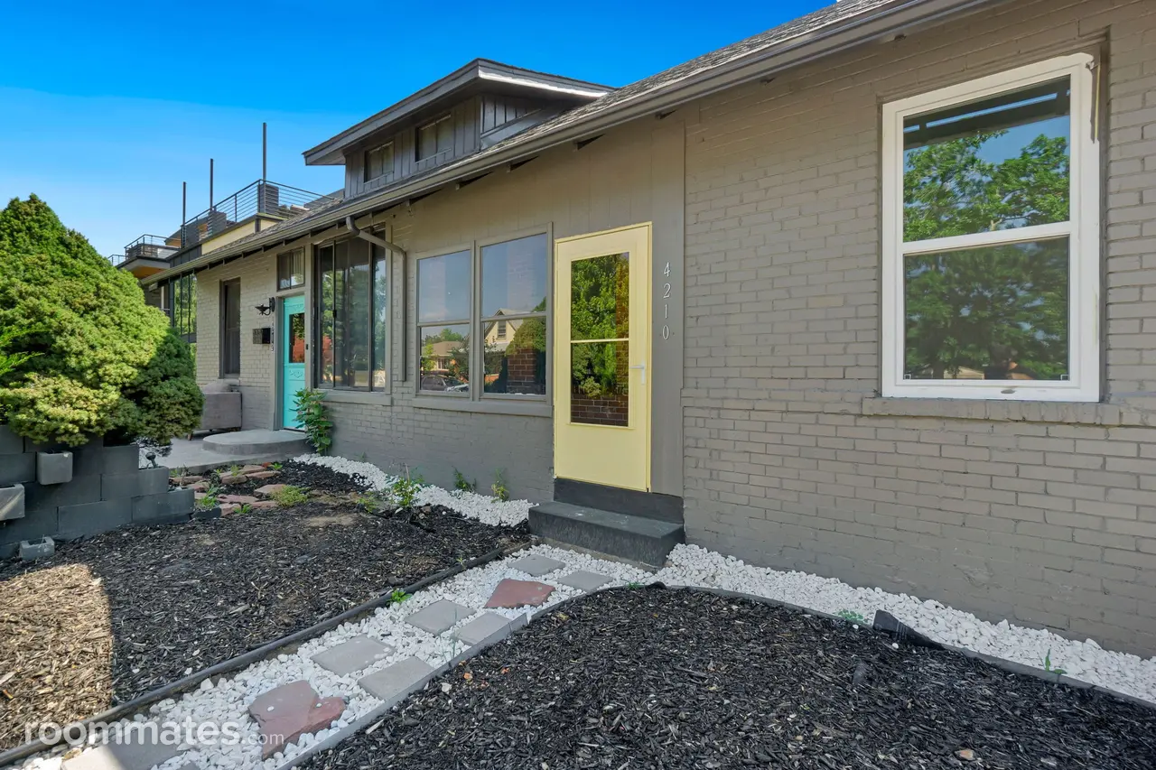 Profile photo 7 of 11