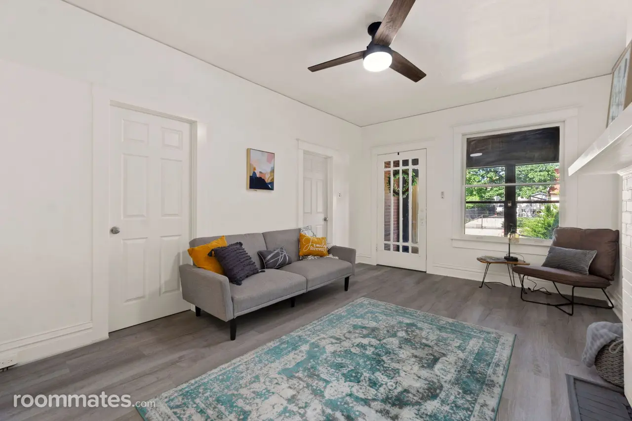 Profile photo 2 of 11