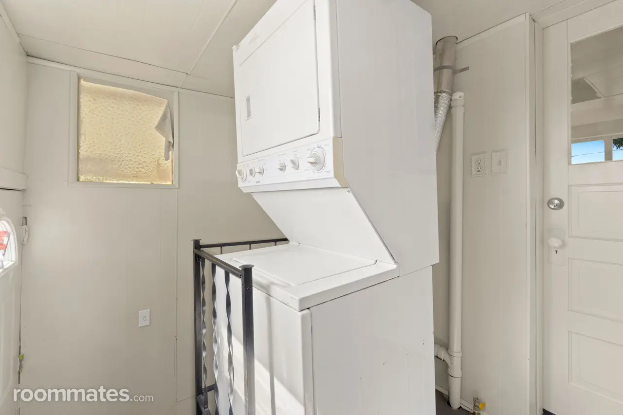 Profile photo 5 of 11