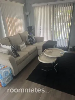 Room for rent in Hallandale Beach, FL $800, house