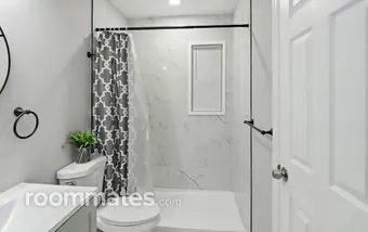 Room for rent in New Castle, DE $900, house