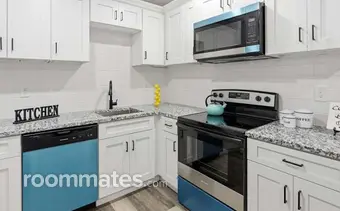 Room for rent in New Castle, DE $900, house