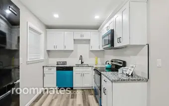 Room for rent in New Castle, DE $900, house