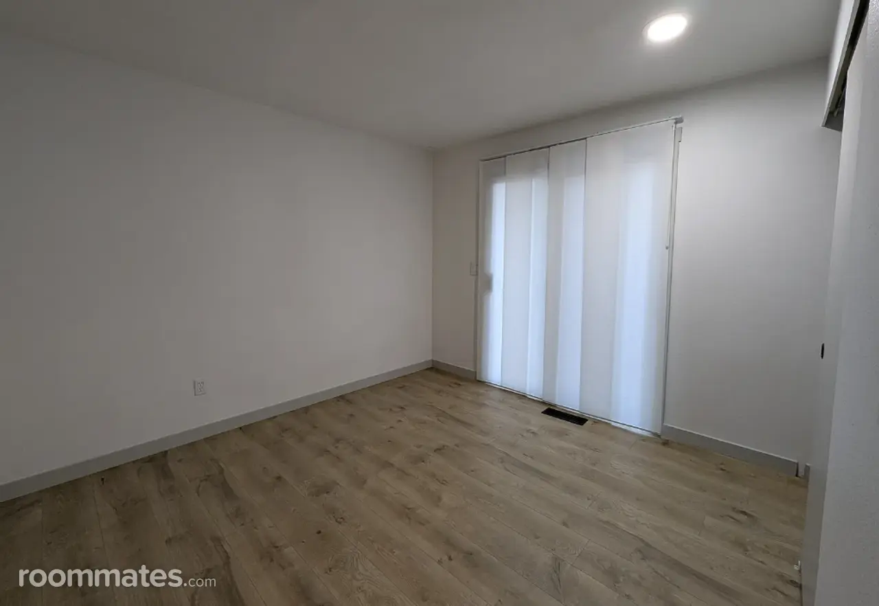 Profile photo 2 of 6