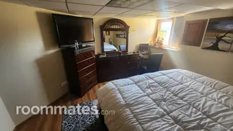 Room for rent in McHenry, IL $1600, house