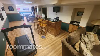 Room for rent in McHenry, IL $1600, house