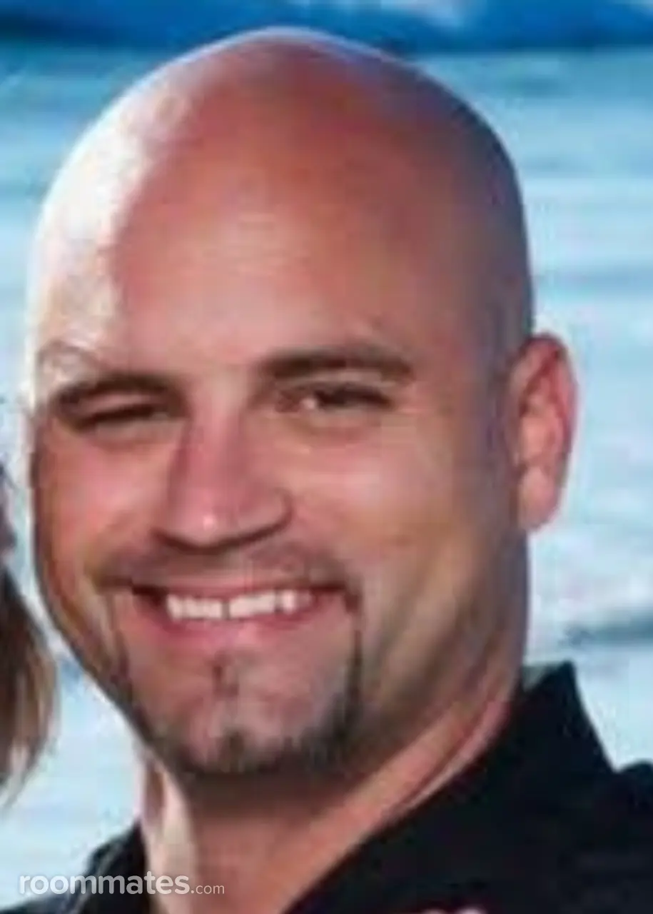 Profile photo 10 of 12