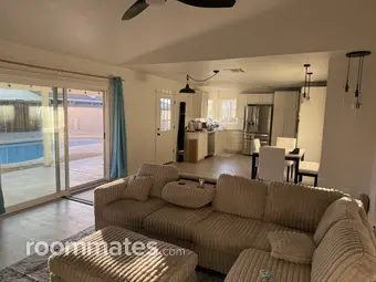 Room for rent in Phoenix, AZ $900, house