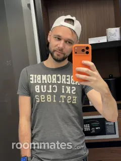 Roommate looking Manhattan, NY, $2000