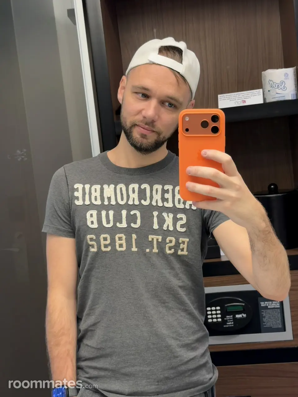 Profile photo 1 of 1