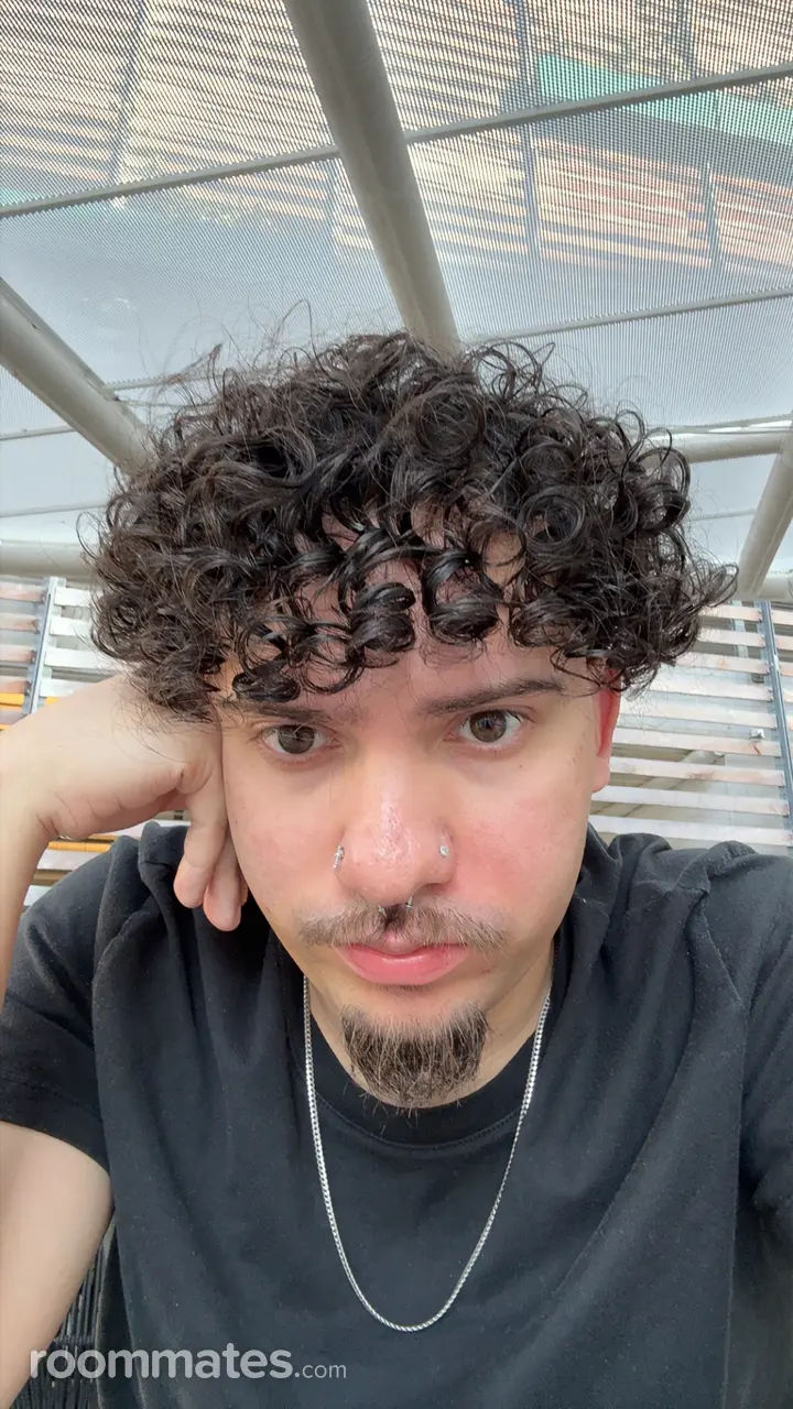 Profile photo 1 of 1